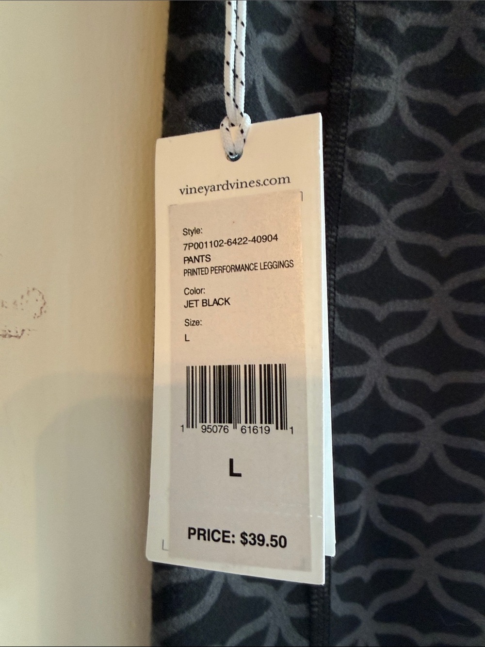 Vineyard Vines NEW black & Gray Patterned Leggings large - Picture 4 of 4
